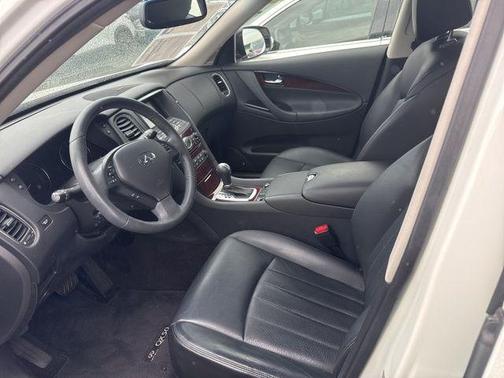 2017 INFINITI QX50 Base