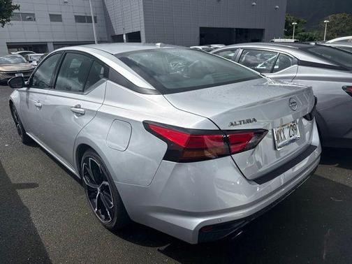 Brilliant Silver Metallic 2024 Nissan Altima 2.5 SR