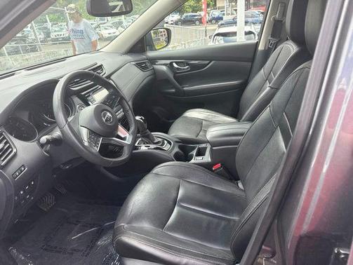 Gun Metallic 2019 Nissan Rogue SL
