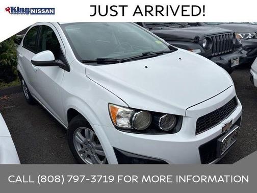 Summit White 2016 Chevrolet Sonic LT