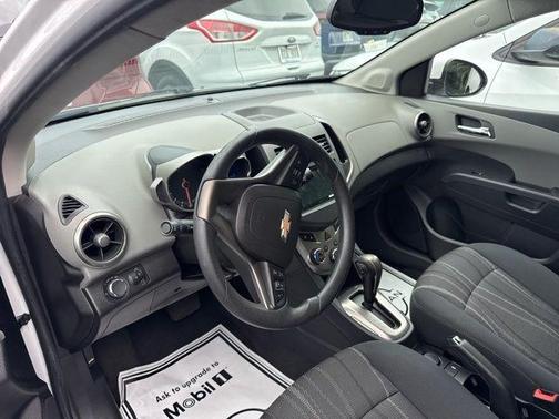 Summit White 2016 Chevrolet Sonic LT