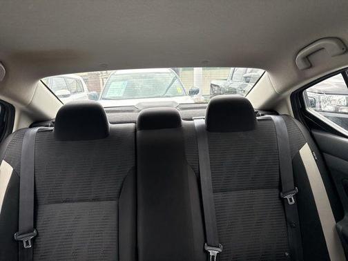 Brilliant Silver Metallic 2021 Nissan Versa 1.6 SV