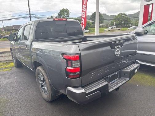 Gun Metallic 2024 Nissan Frontier SL