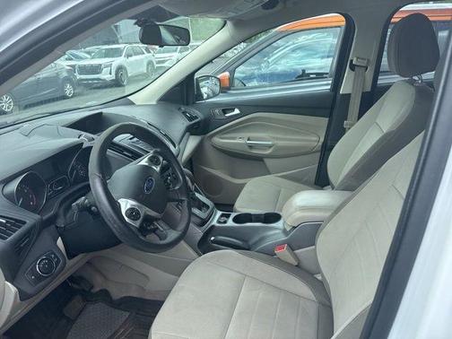 White Platinum 2014 Ford Escape SE