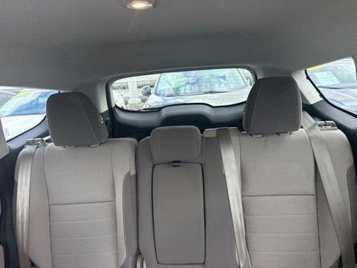 White Platinum 2014 Ford Escape SE