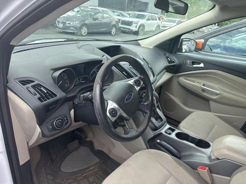 White Platinum 2014 Ford Escape SE