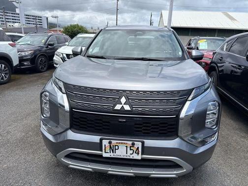 Gray 2024 Mitsubishi Outlander SE