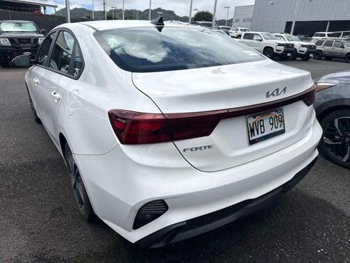 Snow White Pearl 2023 Kia Forte LXS