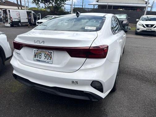 Snow White Pearl 2023 Kia Forte LXS