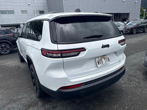 Bright White Clearcoat 2023 Jeep Grand Cherokee L Laredo