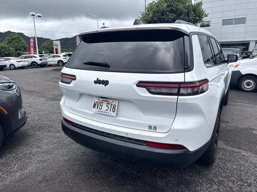 Bright White Clearcoat 2023 Jeep Grand Cherokee L Laredo