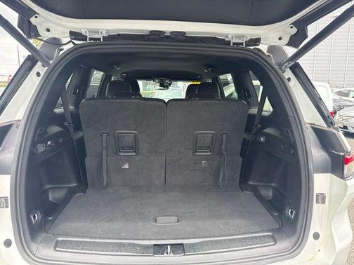 Bright White Clearcoat 2023 Jeep Grand Cherokee L Laredo