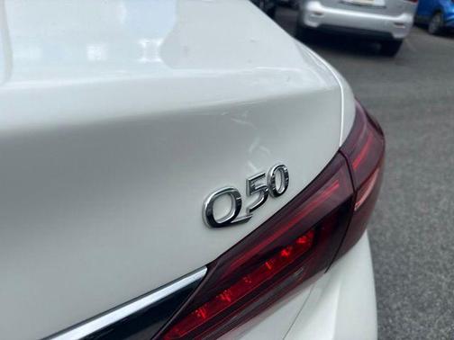 Majestic White 2023 INFINITI Q50 LUXE