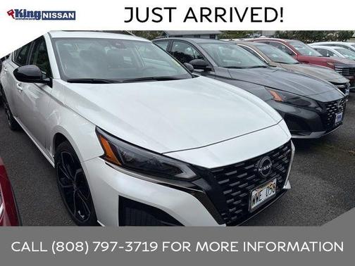 White 2023 Nissan Altima 2.5 SR