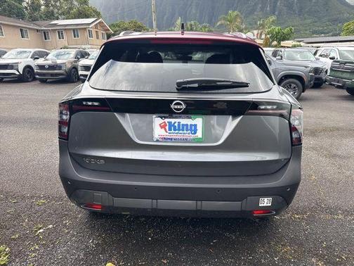 2t Gun Red Roof 2026 Nissan Kicks SV