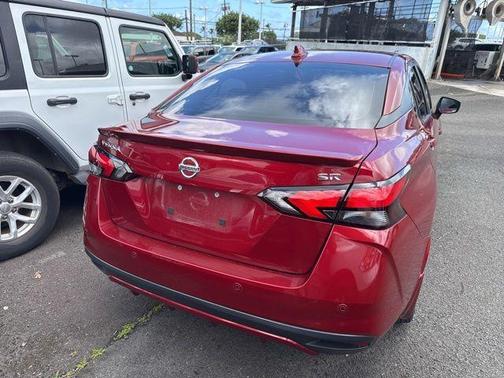 Scarlet Ember 2022 Nissan Versa 1.6 SR