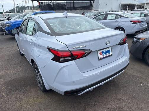 Gray Sky Pearl 2025 Nissan Versa 1.6 SV