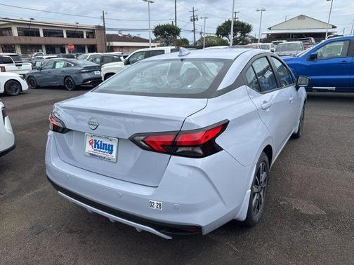 Gray Sky Pearl 2025 Nissan Versa 1.6 SV