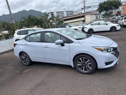 Gray Sky Pearl 2025 Nissan Versa 1.6 SV