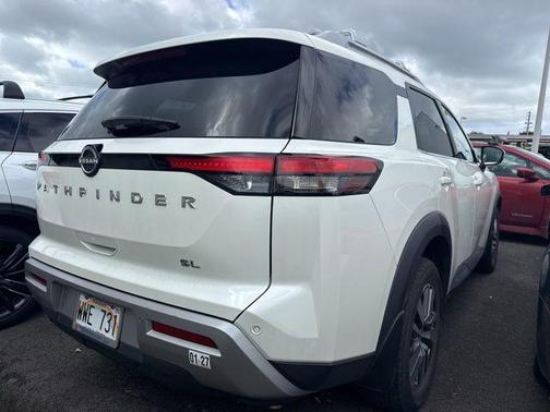 White 2023 Nissan Pathfinder SL