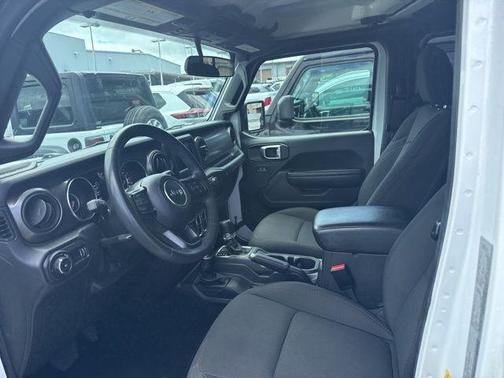 Bright White Clearcoat 2023 Jeep Wrangler Sport