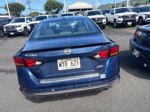 Deep Blue Pearl 2022 Nissan Altima 2.5 SR