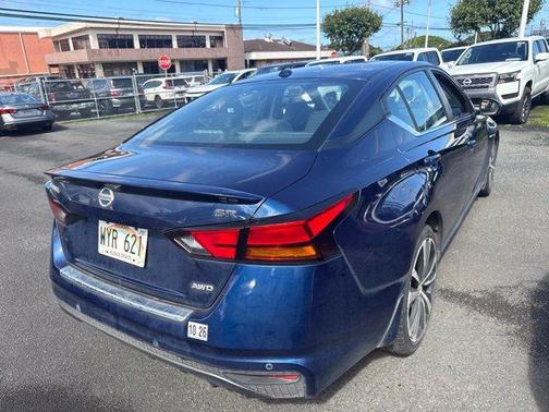 Deep Blue Pearl 2022 Nissan Altima 2.5 SR