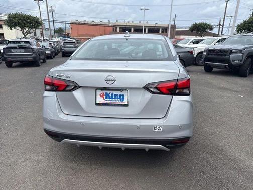 Brilliant Silver Metallic 2025 Nissan Versa 1.6 SV