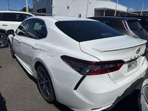 White 2022 Toyota Camry SE