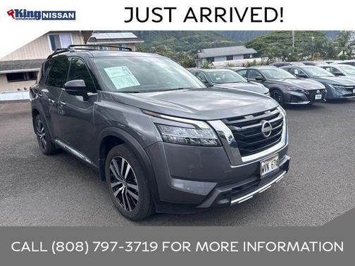 2 Tone Gun / Black Roof 2023 Nissan Pathfinder Platinum