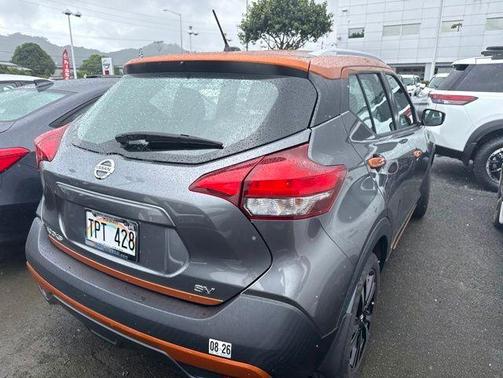 Gun Metallic / Monarch Orange 2018 Nissan Kicks SV