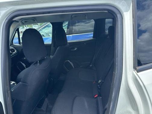 White 2017 Jeep Renegade Latitude