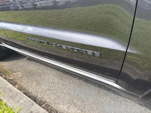 Granite Crystal Clearcoat Metallic 2018 Jeep Grand Cherokee Altitude