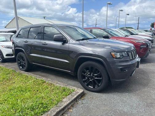 Granite Crystal Clearcoat Metallic 2018 Jeep Grand Cherokee Altitude