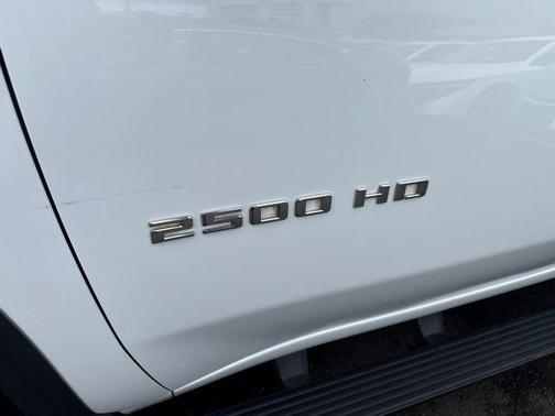 Summit White 2022 Chevrolet Silverado 2500 LT