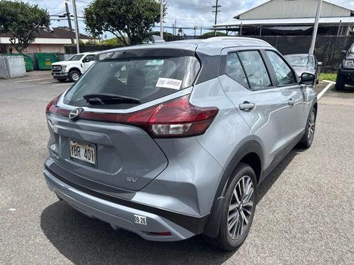 Boulder Gray Metallic 2024 Nissan Kicks SV