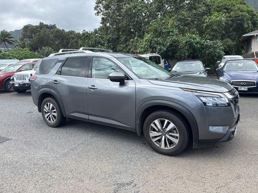 2023 Nissan Pathfinder SL