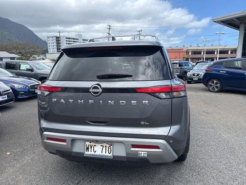 2023 Nissan Pathfinder SL