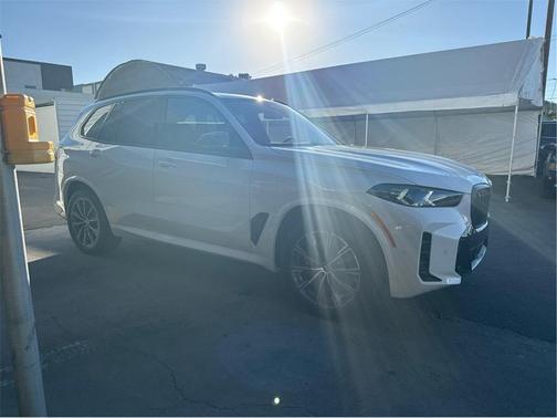 2026 BMW X5 M60i