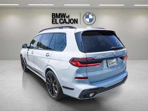 2025 BMW X7 xDrive40i