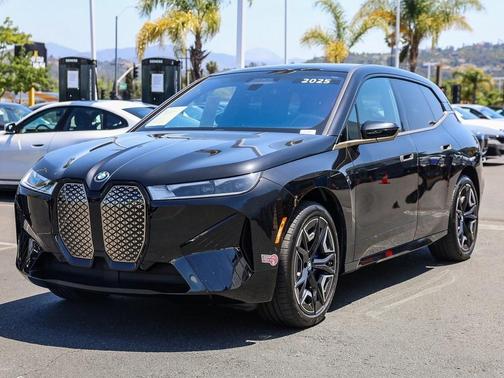 2025 BMW iX xDrive50