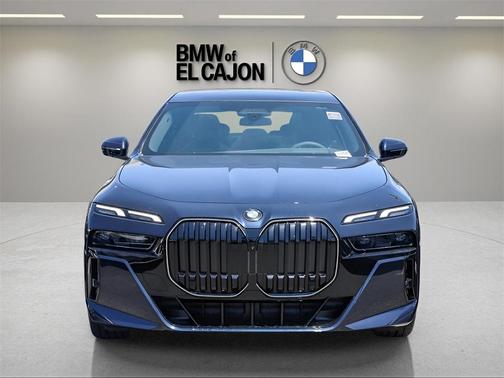 2025 BMW 740 i