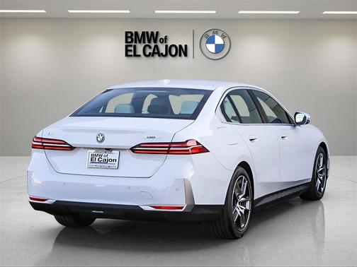 2025 BMW i5 xDrive40