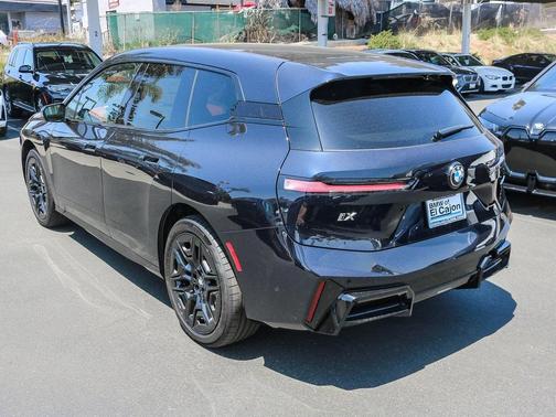 2026 BMW iX xDrive60