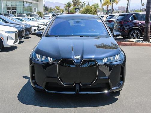 2026 BMW iX xDrive60