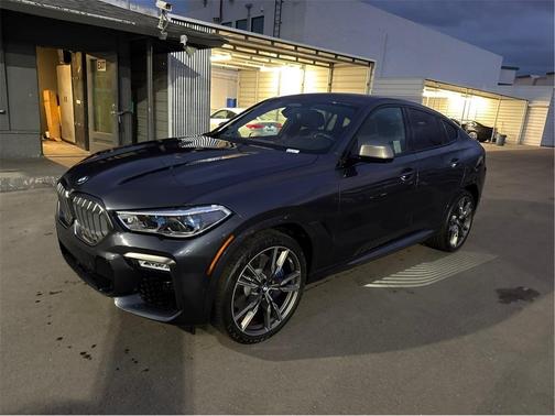 2021 BMW X6 M50i