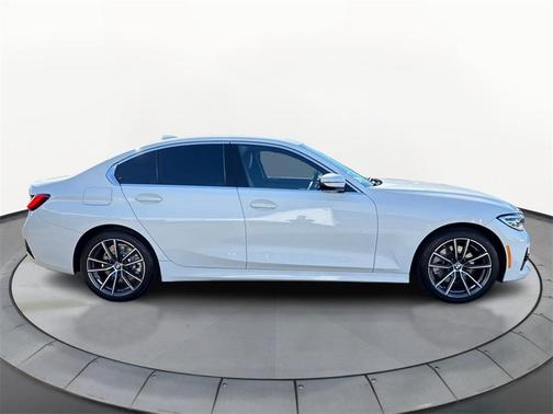 2019 BMW 330 i