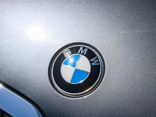2021 BMW 330 i