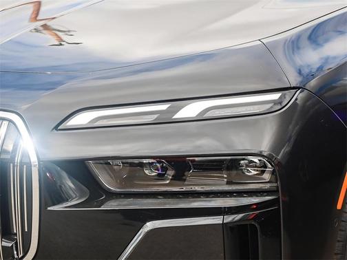 2025 BMW 740 i xDrive