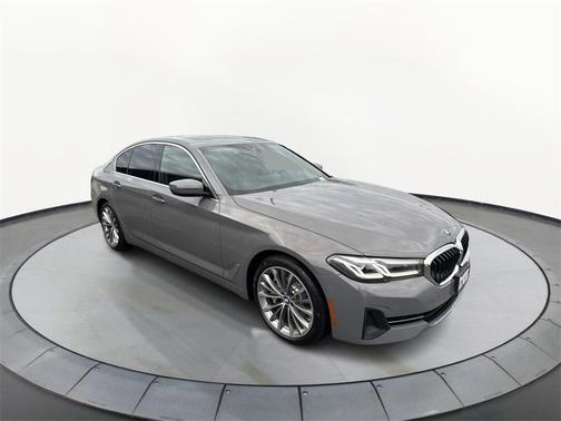 2022 BMW 530 i